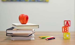 Wenn die Wetterlage zu gefährlich ist, können Eltern ihre Kinder nach Absprache mit den Schulen zu Hause lassen. Einige Schulen haben schon kompletten Unterrichtsausfall gemeldet. - Unsplash (Symbolfoto) Wenn die Wetterlage zu gefährlich ist, können Eltern ihre Kinder nach Absprache mit den Schulen zu Hause lassen. Einige Schulen haben schon kompletten Unterrichtsausfall gemeldet. - Unsplash (Symbolfoto)