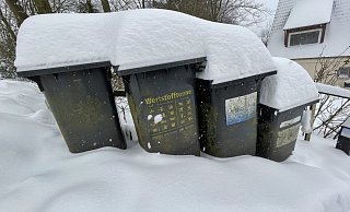 In dieser Woche bleiben die Mülltonnen stehen. - Stefan Gerold In dieser Woche bleiben die Mülltonnen stehen. - Stefan Gerold