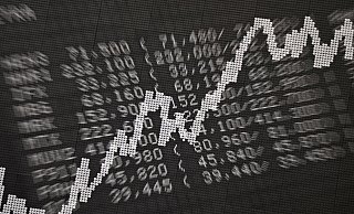 Weniger Menschen in Deutschland investieren in Aktien (Symbolbild). - Arne Dedert/dpa Weniger Menschen in Deutschland investieren in Aktien (Symbolbild). - Arne Dedert/dpa