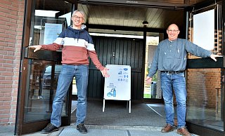 Die evangelischen Pfarrer Carsten Glatt (l.) und Reinhard Bogdan hoffen, dass sie am Heiligen Abend in den beiden Gotteshäusern viele Besucher begrüßen können. - Karin Prignitz Die evangelischen Pfarrer Carsten Glatt (l.) und Reinhard Bogdan hoffen, dass sie am Heiligen Abend in den beiden Gotteshäusern viele Besucher begrüßen können. - Karin Prignitz