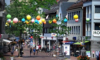 Nur knapp zwei Wochen währte das Vergnügen mit den farbenfrohen Ballons. - Andreas Frücht Nur knapp zwei Wochen währte das Vergnügen mit den farbenfrohen Ballons. - Andreas Frücht