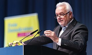 Wolfgang Kubicki (FDP), stellvertretender Bundesvorsitzender seiner Partei, beim Landesparteitag der FDP Schleswig-Holstein. - Axel Heimken/dpa Wolfgang Kubicki (FDP), stellvertretender Bundesvorsitzender seiner Partei, beim Landesparteitag der FDP Schleswig-Holstein. - Axel Heimken/dpa