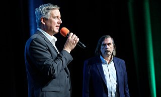 Güterslohs bisheriger Bürgermeister Henning Schulz (links) und sein Nachfolger Norbert Morkes. - Andreas Frücht Güterslohs bisheriger Bürgermeister Henning Schulz (links) und sein Nachfolger Norbert Morkes. - Andreas Frücht
