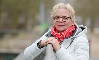 Auf der Dschungelbrücke an der Allee des Weltklimas: Die Landtagsabgeordnete Angela Lück (SPD) tritt nicht noch einmal an. - Ulf Hanke Auf der Dschungelbrücke an der Allee des Weltklimas: Die Landtagsabgeordnete Angela Lück (SPD) tritt nicht noch einmal an. - Ulf Hanke
