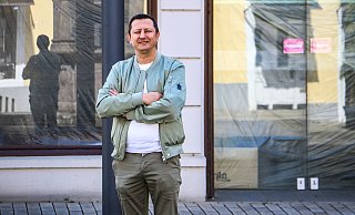 Admir Selimovic hat mit der Immobilie in prominenter Herforder City-Lage einiges vor. - Daniel Salmon Admir Selimovic hat mit der Immobilie in prominenter Herforder City-Lage einiges vor. - Daniel Salmon
