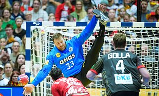 War der überragende Mann beim Sieg der DHB-Auswahl gegen die Schweiz: Torwart Andreas Wolff - Sören Stache/dpa War der überragende Mann beim Sieg der DHB-Auswahl gegen die Schweiz: Torwart Andreas Wolff - Sören Stache/dpa