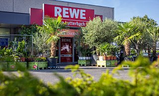 Der Rewe-Markt an der Ecke Dubelohstraße/Hatzfelder Straße soll laut ersten Planungen der Stadtverwaltung um insgesamt 415 Quadratmeter wachsen. - Niklas Tüns Der Rewe-Markt an der Ecke Dubelohstraße/Hatzfelder Straße soll laut ersten Planungen der Stadtverwaltung um insgesamt 415 Quadratmeter wachsen. - Niklas Tüns