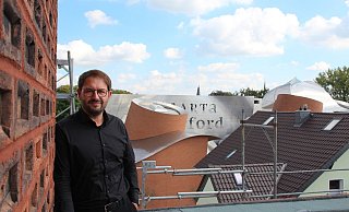 Architekt Karsten Monke auf der Dachterrasse. - David Knapp Architekt Karsten Monke auf der Dachterrasse. - David Knapp