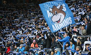 Gegen Erzgebirge Aue konnten die Arminia-Fans spät über wichtige drei Punkte jubeln. - Oliver Krato Gegen Erzgebirge Aue konnten die Arminia-Fans spät über wichtige drei Punkte jubeln. - Oliver Krato