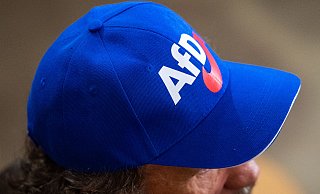 Grund für das Platzen des Bündnisses war ein Schreiben des AfD-Bezirksverbandes, das Fremdenhass schürte. - picture alliance/dpa/Symbolbild Grund für das Platzen des Bündnisses war ein Schreiben des AfD-Bezirksverbandes, das Fremdenhass schürte. - picture alliance/dpa/Symbolbild