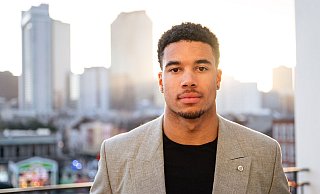 NFL-Profi Marcel Dabo würde gerne bei den Olympischen Spielen für Deutschland starten. - Maximilian Haupt/dpa NFL-Profi Marcel Dabo würde gerne bei den Olympischen Spielen für Deutschland starten. - Maximilian Haupt/dpa