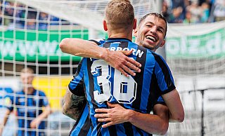SCP-Stürmer Marvin Pieringer (r.) feiert mit Vorlagengeber Felix Platte seinen Treffer zum 3:0. - picture alliance SCP-Stürmer Marvin Pieringer (r.) feiert mit Vorlagengeber Felix Platte seinen Treffer zum 3:0. - picture alliance