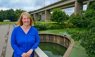 Wiebke Esdar, Bundestagsabgeordnete der SPD, steht vor dem Viaduk am Obersee. Foto: Andreas Zobe - Foto: Andreas Zobe/NW Wiebke Esdar, Bundestagsabgeordnete der SPD, steht vor dem Viaduk am Obersee. Foto: Andreas Zobe - Foto: Andreas Zobe/NW