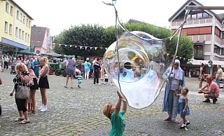 Mit einem großen Spielfest in der Innenstadt wird der neue Standort der Kita Kunterbunt in Steinheim eröffnet. - Burkhard Battran Mit einem großen Spielfest in der Innenstadt wird der neue Standort der Kita Kunterbunt in Steinheim eröffnet. - Burkhard Battran
