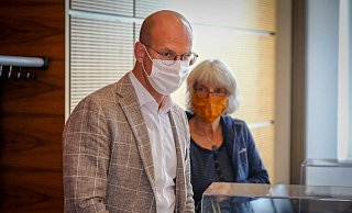 Ingo Nürnberger und Barbara Viet-Busch vom Krisenstab Bielefeld. - Andreas Zobe Ingo Nürnberger und Barbara Viet-Busch vom Krisenstab Bielefeld. - Andreas Zobe