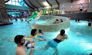 Bei regelmäßigen Schwimmern kommt die Preiserhöhung in den Gütersloher Bädern - hier die Welle - nicht gut an. - Andreas Frücht Bei regelmäßigen Schwimmern kommt die Preiserhöhung in den Gütersloher Bädern - hier die Welle - nicht gut an. - Andreas Frücht