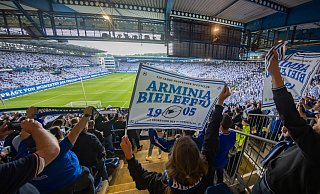 Auch auf der Nordtribüne der Schüco-Arena werden am Freitagabend fast nur Arminia-Fans ihre Fahnen schwenken. - Sarah Jonek Auch auf der Nordtribüne der Schüco-Arena werden am Freitagabend fast nur Arminia-Fans ihre Fahnen schwenken. - Sarah Jonek