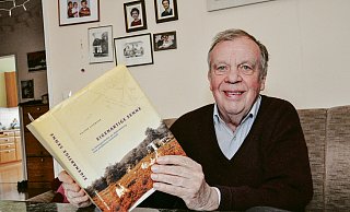 Stellte die Fragen: Theo Peters, ehemaliger Geschäftsführer des FC Stukenbrock. Stellte die Fragen: Theo Peters, ehemaliger Geschäftsführer des FC Stukenbrock.