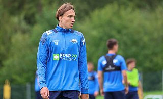 Luis Engelns ist mit seinen 17 Jahren der jüngste SCP-Spieler im Trainingslager. Und er stellt dabei unter Beweis, dass er wahrlich zu den größten Paderborner Talenten gehört. - Oliver Krato Luis Engelns ist mit seinen 17 Jahren der jüngste SCP-Spieler im Trainingslager. Und er stellt dabei unter Beweis, dass er wahrlich zu den größten Paderborner Talenten gehört. - Oliver Krato