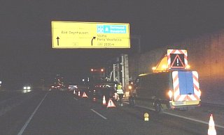Die Ladung des Schwertransportes war zu hoch und passte nicht durch den Weserauentunnel. - Polizei Minden-Lübbecke Die Ladung des Schwertransportes war zu hoch und passte nicht durch den Weserauentunnel. - Polizei Minden-Lübbecke