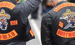 Symbolbild: 2021 wurden die Bandidos in Westdeutschland verboten, nun gründet der Rocker-Club wieder Ableger in NRW. - picture alliance / dpa Symbolbild: 2021 wurden die Bandidos in Westdeutschland verboten, nun gründet der Rocker-Club wieder Ableger in NRW. - picture alliance / dpa