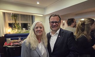 Seine Partei dominiert auch den Stadtrat: CDU-Bürgermeister Lars Bökenkröger (r) mit Lebensgefährtin Manuela Mundt. - Falk Justus Rahn Seine Partei dominiert auch den Stadtrat: CDU-Bürgermeister Lars Bökenkröger (r) mit Lebensgefährtin Manuela Mundt. - Falk Justus Rahn