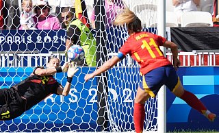Rettet die Bronzemedaille für die DFB-Frauen: Ann-Katrin Berger - Marcus Brandt/dpa Rettet die Bronzemedaille für die DFB-Frauen: Ann-Katrin Berger - Marcus Brandt/dpa