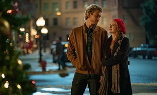 Chad Michael Murray und Britt Robertson im neuen Netflix-Weihnachtsfilm «The Merry Gentlemen» (Start 20. November) - Cr. Katrina Marcinowski/Netflix © 2024/dpa Chad Michael Murray und Britt Robertson im neuen Netflix-Weihnachtsfilm «The Merry Gentlemen» (Start 20. November) - Cr. Katrina Marcinowski/Netflix © 2024/dpa