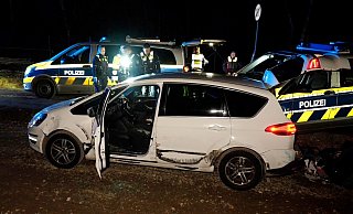 In einer Baustelle brachten die Streifenwagen der Autobahnpolizei den Mann in diesem Ford S-Max endlich zum Stoppen. - -/tv7news/dpa In einer Baustelle brachten die Streifenwagen der Autobahnpolizei den Mann in diesem Ford S-Max endlich zum Stoppen. - -/tv7news/dpa