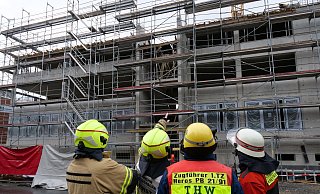 Beim Einsturz einer Treppe im Erweiterungsbau der Kreisverwaltung in Paderborn ist am Dienstagvormittag ein 58-jähriger Bauarbeiter gestorben. - Ralph Meyer Beim Einsturz einer Treppe im Erweiterungsbau der Kreisverwaltung in Paderborn ist am Dienstagvormittag ein 58-jähriger Bauarbeiter gestorben. - Ralph Meyer