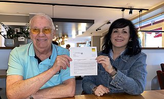 Obwohl der 75-jährige Klaus Pfüller kein Auto und keinen Führerschein mehr hat, besteht der ADAC in dem Brief auf die Fortführung der Mitgliedschaft. - Markus Voss Obwohl der 75-jährige Klaus Pfüller kein Auto und keinen Führerschein mehr hat, besteht der ADAC in dem Brief auf die Fortführung der Mitgliedschaft. - Markus Voss