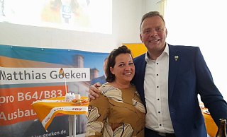 Matthias Goeken und seine Frau Sabine freuen sich über das siegreiche Abschneiden der CDU. - Simone Flörke Matthias Goeken und seine Frau Sabine freuen sich über das siegreiche Abschneiden der CDU. - Simone Flörke