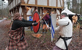 Das Fest „Anno 1280" auf dem Isselhorster Hof Kruse ist längst fest etabliert und zieht seit mehr als zehn Jahren immer wieder rund 20.000 Besucher an. - Jens Dünhölter Das Fest „Anno 1280" auf dem Isselhorster Hof Kruse ist längst fest etabliert und zieht seit mehr als zehn Jahren immer wieder rund 20.000 Besucher an. - Jens Dünhölter
