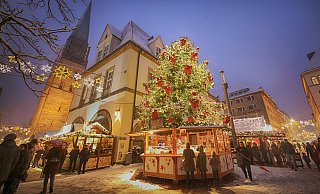 Der Bielefelder Weihnachtsmarkt – hier ein Bild aus dem Jahr 2018 – ist mit Schnee noch etwas stimmungsvoller. - Sarah Jonek Der Bielefelder Weihnachtsmarkt – hier ein Bild aus dem Jahr 2018 – ist mit Schnee noch etwas stimmungsvoller. - Sarah Jonek