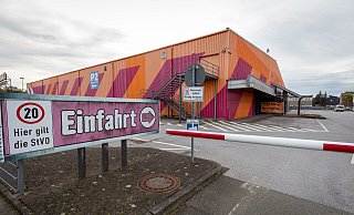 Aus dem ehemaligen Hornbach-Baumarkt an der Marienloher Straße/Heisenbergstraße wird doch kein Fahrradladen. - Niklas Tüns Aus dem ehemaligen Hornbach-Baumarkt an der Marienloher Straße/Heisenbergstraße wird doch kein Fahrradladen. - Niklas Tüns