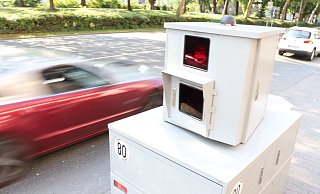 Die mobile Blitzer-Station Dana am Paderwall - ihrem ersten Einsatzort in Paderborn Mitte August. - Holger Kosbab Die mobile Blitzer-Station Dana am Paderwall - ihrem ersten Einsatzort in Paderborn Mitte August. - Holger Kosbab