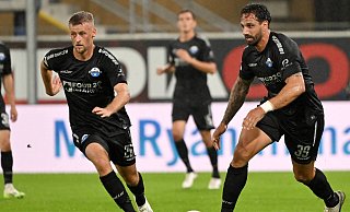 SCP-Mittelfeldspieler Sebastian Klaas (l.) laborierte zuletzt an einer schmerzhaften Beckenprellung. Bei Stürmer Adriano Grimaldi (r.) zwickt die Achillessehne. - Imago Images SCP-Mittelfeldspieler Sebastian Klaas (l.) laborierte zuletzt an einer schmerzhaften Beckenprellung. Bei Stürmer Adriano Grimaldi (r.) zwickt die Achillessehne. - Imago Images