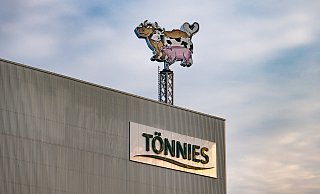 Der Corona-Gau bei Tönnies im Sommer hatte harte Folgen für den gesamten Kreis Gütersloh. - Symbolfoto/picture alliance Der Corona-Gau bei Tönnies im Sommer hatte harte Folgen für den gesamten Kreis Gütersloh. - Symbolfoto/picture alliance