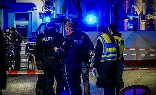 Die Polizei sperrte den Tatort an der Bielefelder Obernstraße damals weiträumig ab. - Paul Brinkmann Die Polizei sperrte den Tatort an der Bielefelder Obernstraße damals weiträumig ab. - Paul Brinkmann