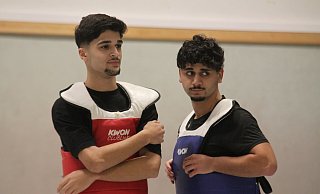 Ferris Durgun (l.) und Aram beim Training. - Björn Kenter Ferris Durgun (l.) und Aram beim Training. - Björn Kenter