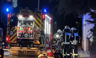 An der Bielefelder Lerchenstraße hat es am Mittwochabend gebrannt. - Paul Brinkmann An der Bielefelder Lerchenstraße hat es am Mittwochabend gebrannt. - Paul Brinkmann