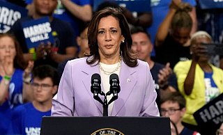 Kamala Harris bei einem Wahlkampfauftritt in Las Vegas. - Jae Hong/AP/dpa Kamala Harris bei einem Wahlkampfauftritt in Las Vegas. - Jae Hong/AP/dpa