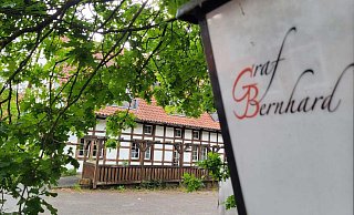 Ab August werden im ehemaligen Hotel-Restaurant Graf Bernhard bis zu 44 Geflüchtete untergebracht. Umgebaut werden muss dafür nur wenig. - Jonas Damme Ab August werden im ehemaligen Hotel-Restaurant Graf Bernhard bis zu 44 Geflüchtete untergebracht. Umgebaut werden muss dafür nur wenig. - Jonas Damme