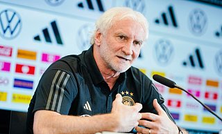 Nimmt das DFB-Team in die Pflicht: Direktor Rudi Völler. - Uwe Anspach/dpa Nimmt das DFB-Team in die Pflicht: Direktor Rudi Völler. - Uwe Anspach/dpa