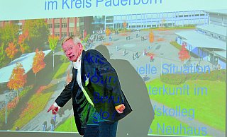 Konkrete Hilfe: "Wenn Sie Menschen in Not helfen, tut das auch Ihnen gut", sagte Willi Schmidt, stellvertretender Vorsitzender des DRK Kreisverbandes Paderborn. - Kreisverwaltung Paderborn Konkrete Hilfe: "Wenn Sie Menschen in Not helfen, tut das auch Ihnen gut", sagte Willi Schmidt, stellvertretender Vorsitzender des DRK Kreisverbandes Paderborn. - Kreisverwaltung Paderborn
