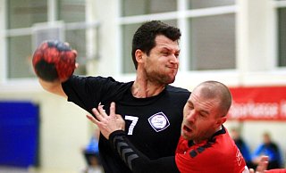 Mann der kritischen Phase: Felix Halbgebauer besorgte trotz Fußverletzung den Ausgleich nach Herfords einziger Führung. - Ulrich Finkemeyer Mann der kritischen Phase: Felix Halbgebauer besorgte trotz Fußverletzung den Ausgleich nach Herfords einziger Führung. - Ulrich Finkemeyer