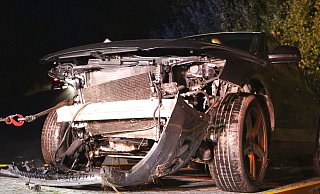 Die Autos wurden bei dem Unfall stark beschädigt. - Polizei Minden-Lübbecke Die Autos wurden bei dem Unfall stark beschädigt. - Polizei Minden-Lübbecke