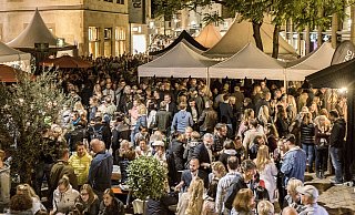 Der Veranstalter erklärt, warum der Weinmarkt abgesagt werden muss. - Dieckmann-Fotodesign l Bielefeld Der Veranstalter erklärt, warum der Weinmarkt abgesagt werden muss. - Dieckmann-Fotodesign l Bielefeld