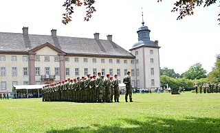 Herzog Viktor von Ratibor und Fürst von Corvey hatte sein Anwesen zur Verfügung gestellt. - Katharina Thiel Herzog Viktor von Ratibor und Fürst von Corvey hatte sein Anwesen zur Verfügung gestellt. - Katharina Thiel