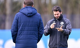 Schon im vierten Jahr: Und Athletik-Trainer Niklas Klasen (r.) bleibt dem DSC Arminia Bielefeld erhalten. - Teresa Kroeger Schon im vierten Jahr: Und Athletik-Trainer Niklas Klasen (r.) bleibt dem DSC Arminia Bielefeld erhalten. - Teresa Kroeger